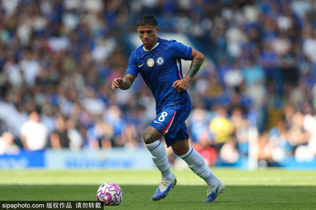 蓝军双核！桑切斯：恩佐在场外也是领袖，帕尔默则是低调的明星