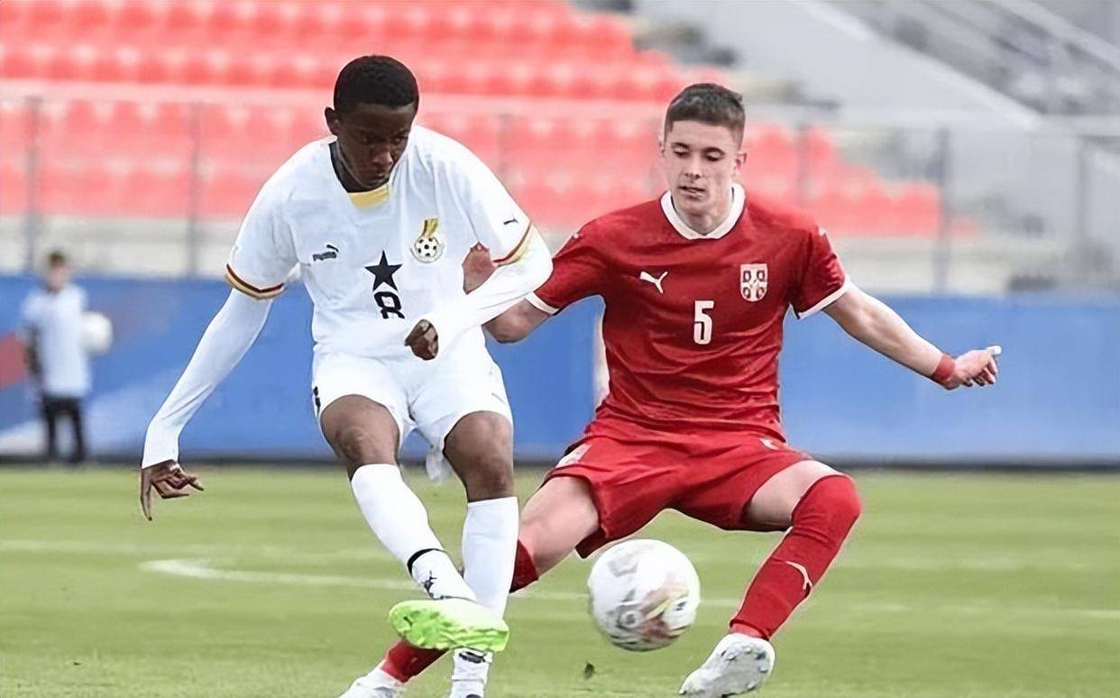 20岁后防天才闪耀法甲，攻防俱佳已成转会香饽饽，英超两大豪门疯抢